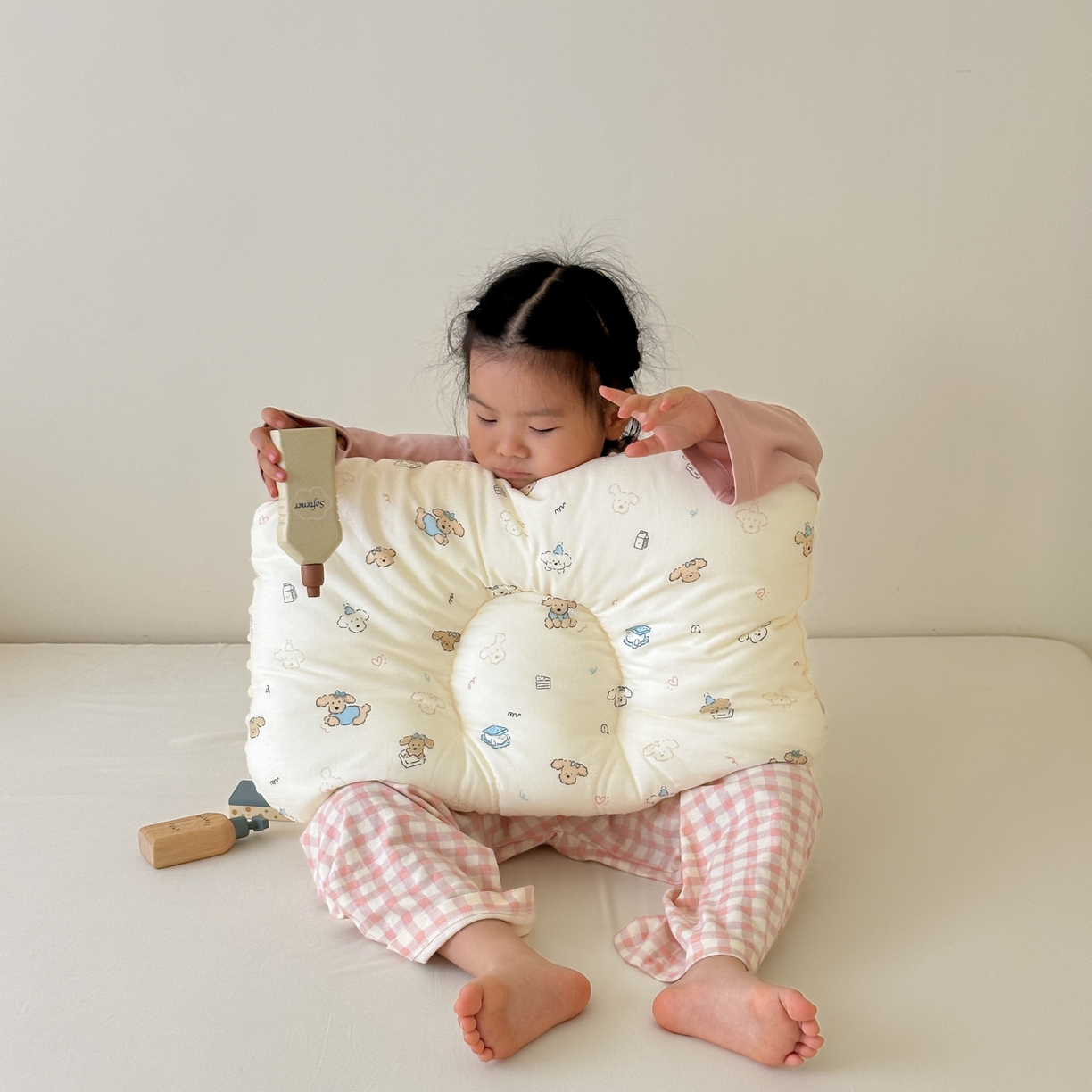 91家纺网 家纺一手货源 找家纺 北鸣有鱼枕芯馆 2025新款漫画家系列全棉双层纱豆豆枕枕头枕芯 帕尼汪-40x60cm