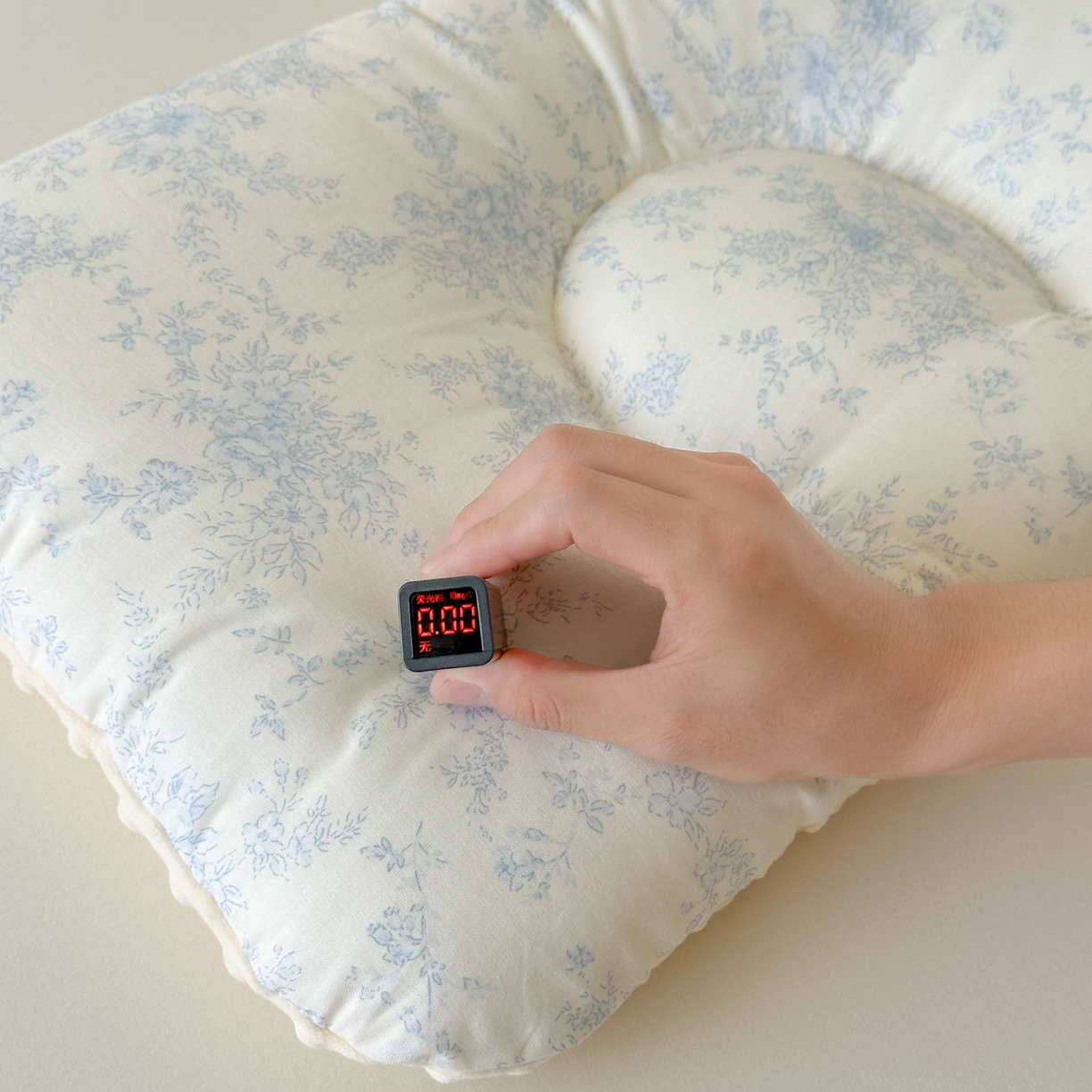 91家纺网 家纺一手货源 找家纺 北鸣有鱼枕芯馆 2025新款漫画家系列全棉双层纱豆豆枕枕头枕芯 别梦蓝-40x60cm