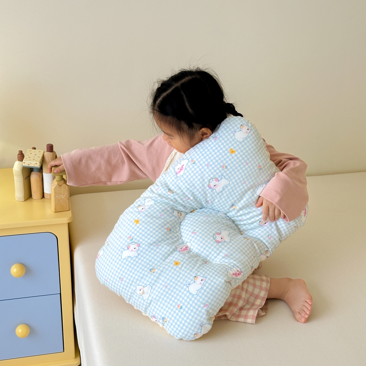 91家纺网 家纺一手货源 找家纺 北鸣有鱼枕芯馆 2025新款漫画家系列全棉双层纱豆豆枕枕头枕芯 西高地-30x50cm