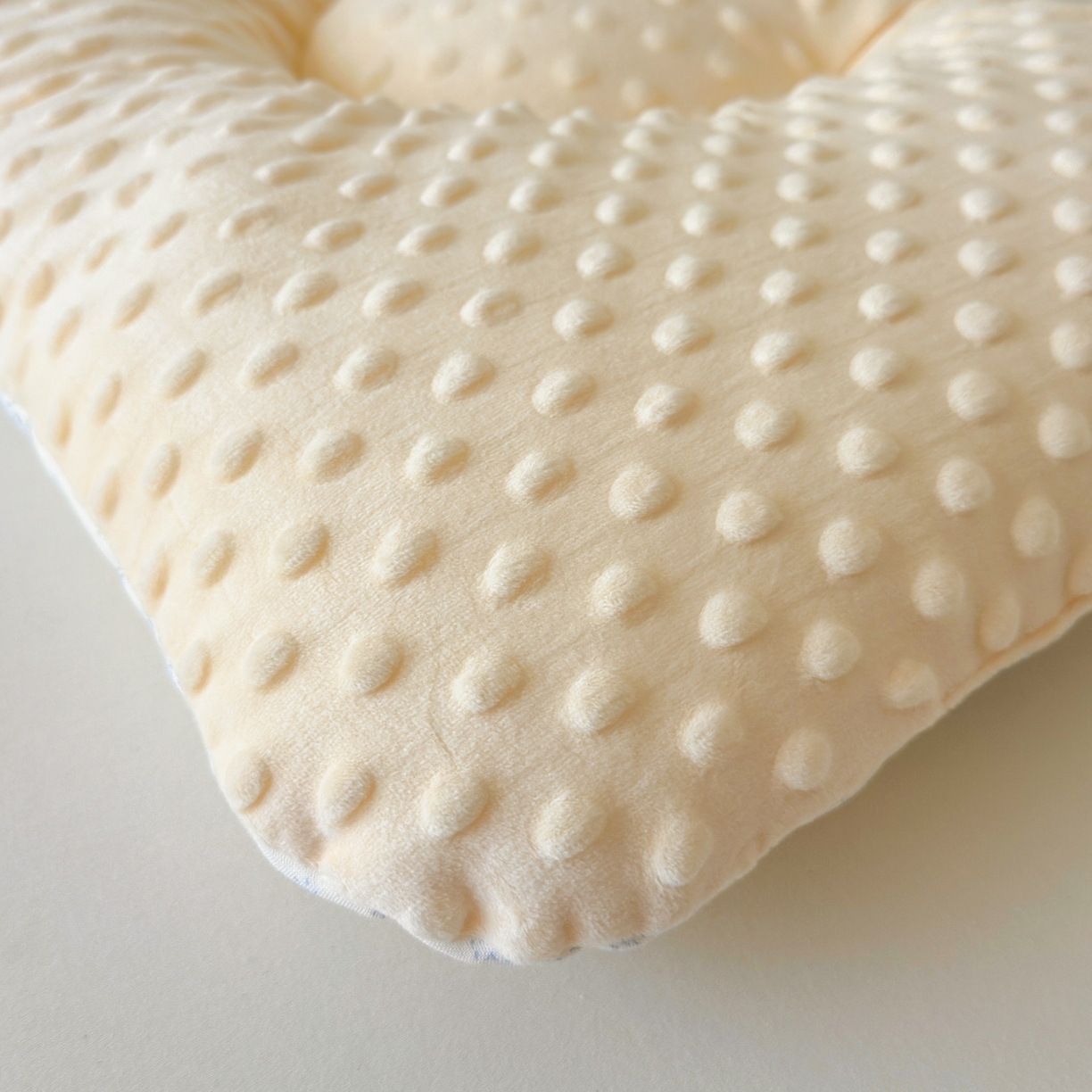 91家纺网 家纺一手货源 找家纺 北鸣有鱼枕芯馆 2025新款漫画家系列全棉双层纱豆豆枕枕头枕芯 别梦蓝-40x60cm