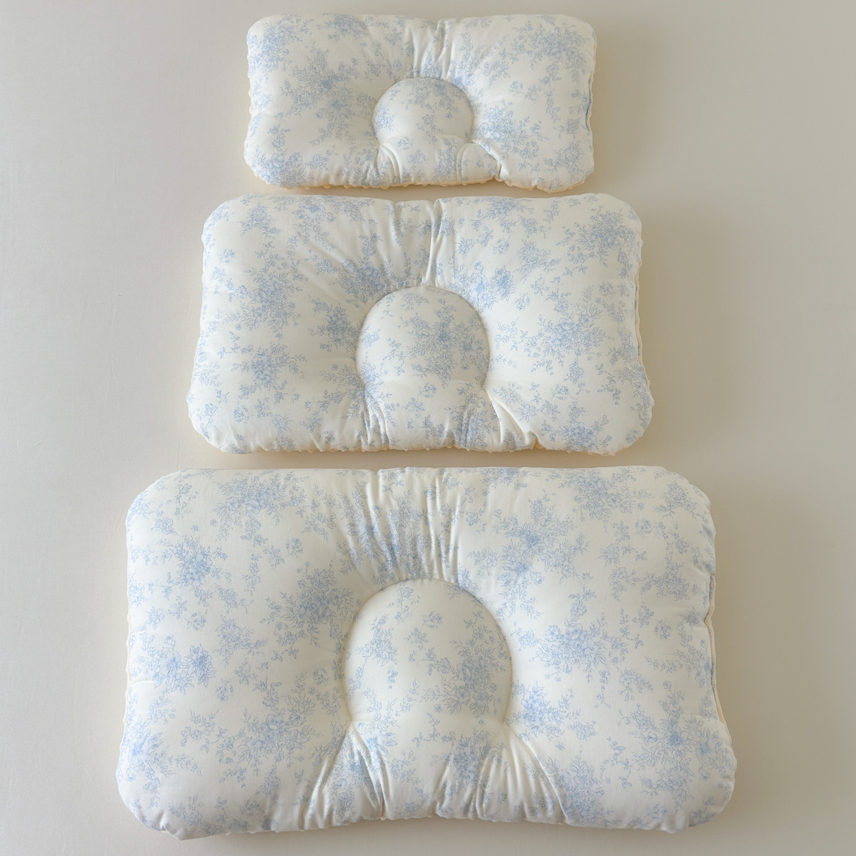 91家纺网 家纺一手货源 找家纺 北鸣有鱼枕芯馆 2025新款漫画家系列全棉双层纱豆豆枕枕头枕芯 别梦蓝-40x60cm