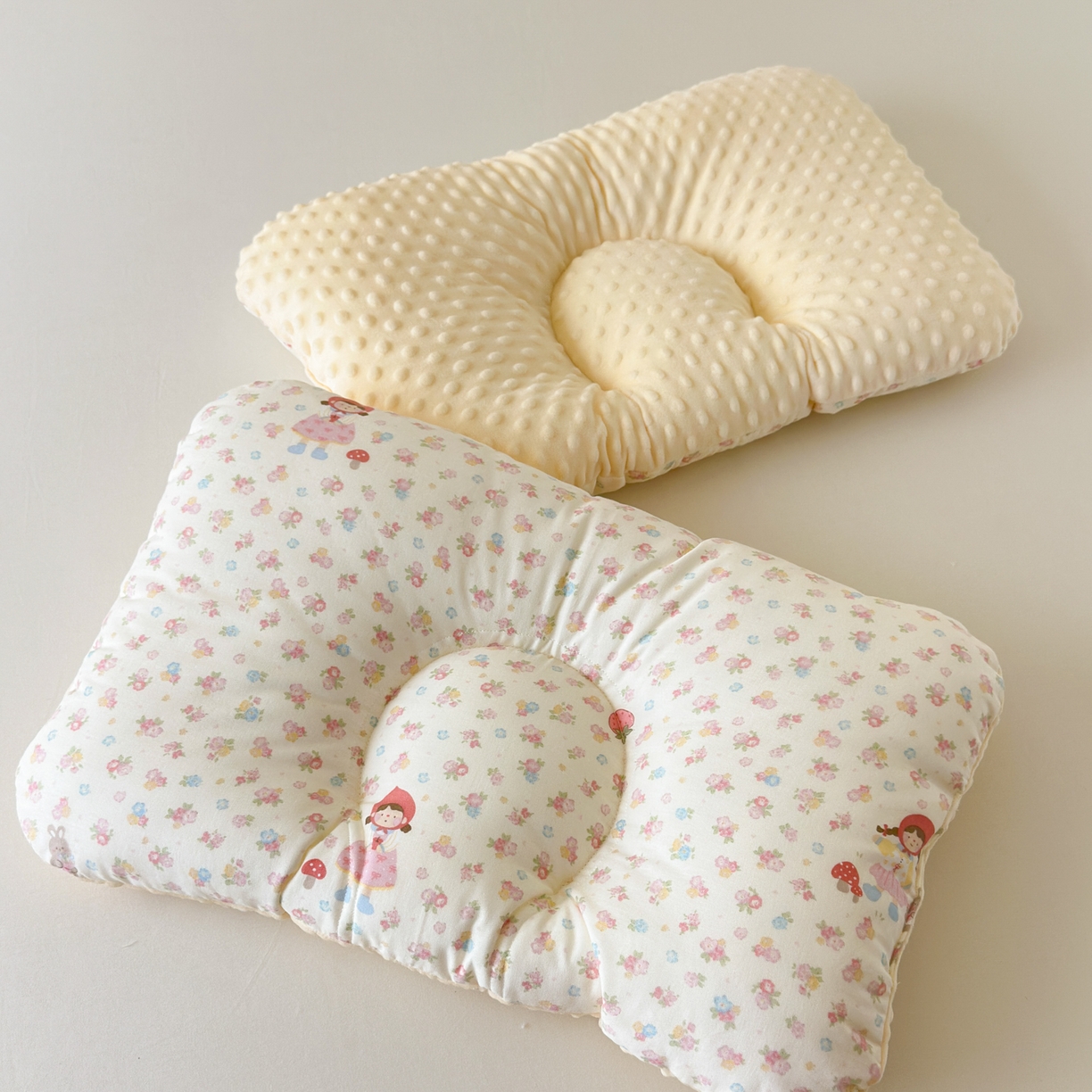 91家纺网 家纺一手货源 找家纺 北鸣有鱼枕芯馆 2025新款漫画家系列全棉双层纱豆豆枕枕头枕芯 小红帽-30x50cm