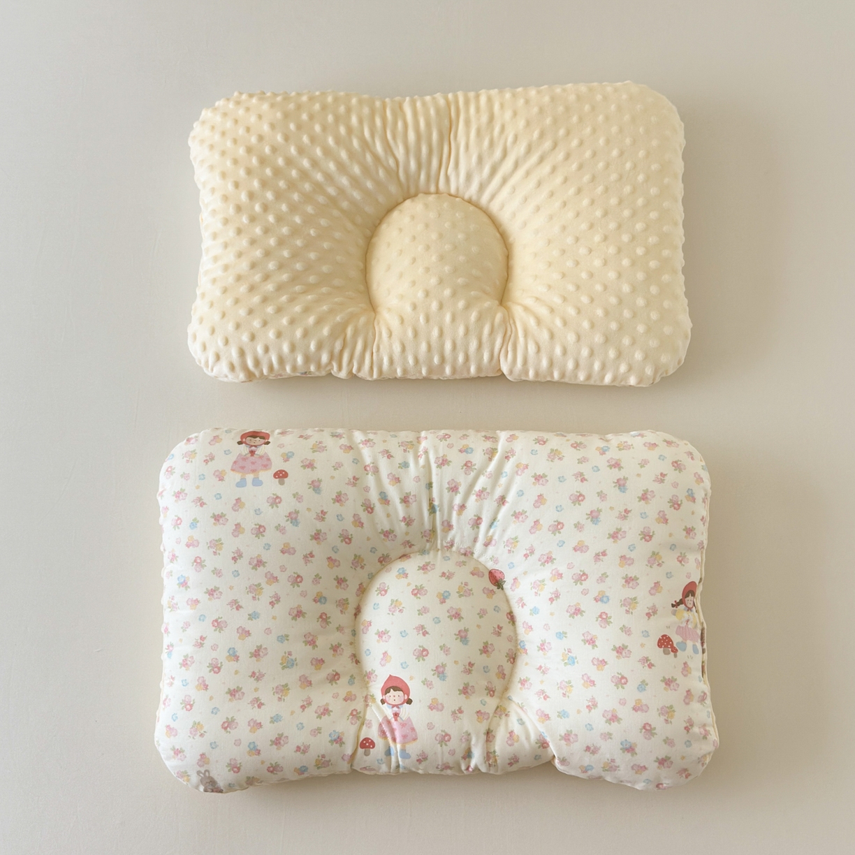 91家纺网 家纺一手货源 找家纺 北鸣有鱼枕芯馆 2025新款漫画家系列全棉双层纱豆豆枕枕头枕芯 小红帽-45x70cm