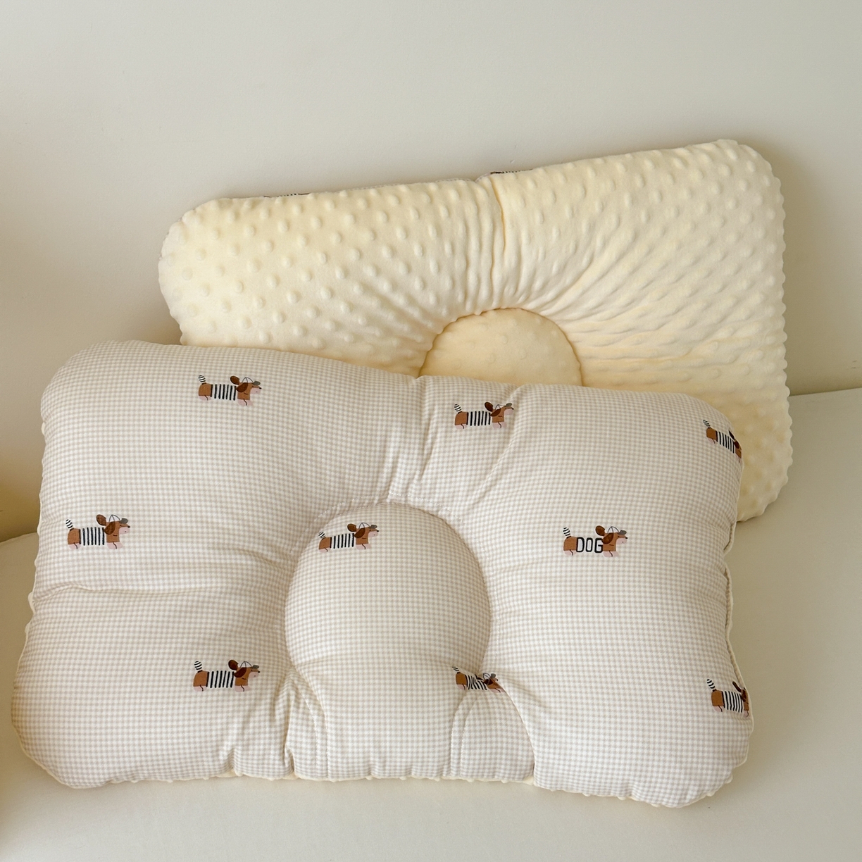 91家纺网 家纺一手货源 找家纺 北鸣有鱼枕芯馆 2025新款漫画家系列全棉双层纱豆豆枕枕头枕芯 腊肠小狗-40x60cm