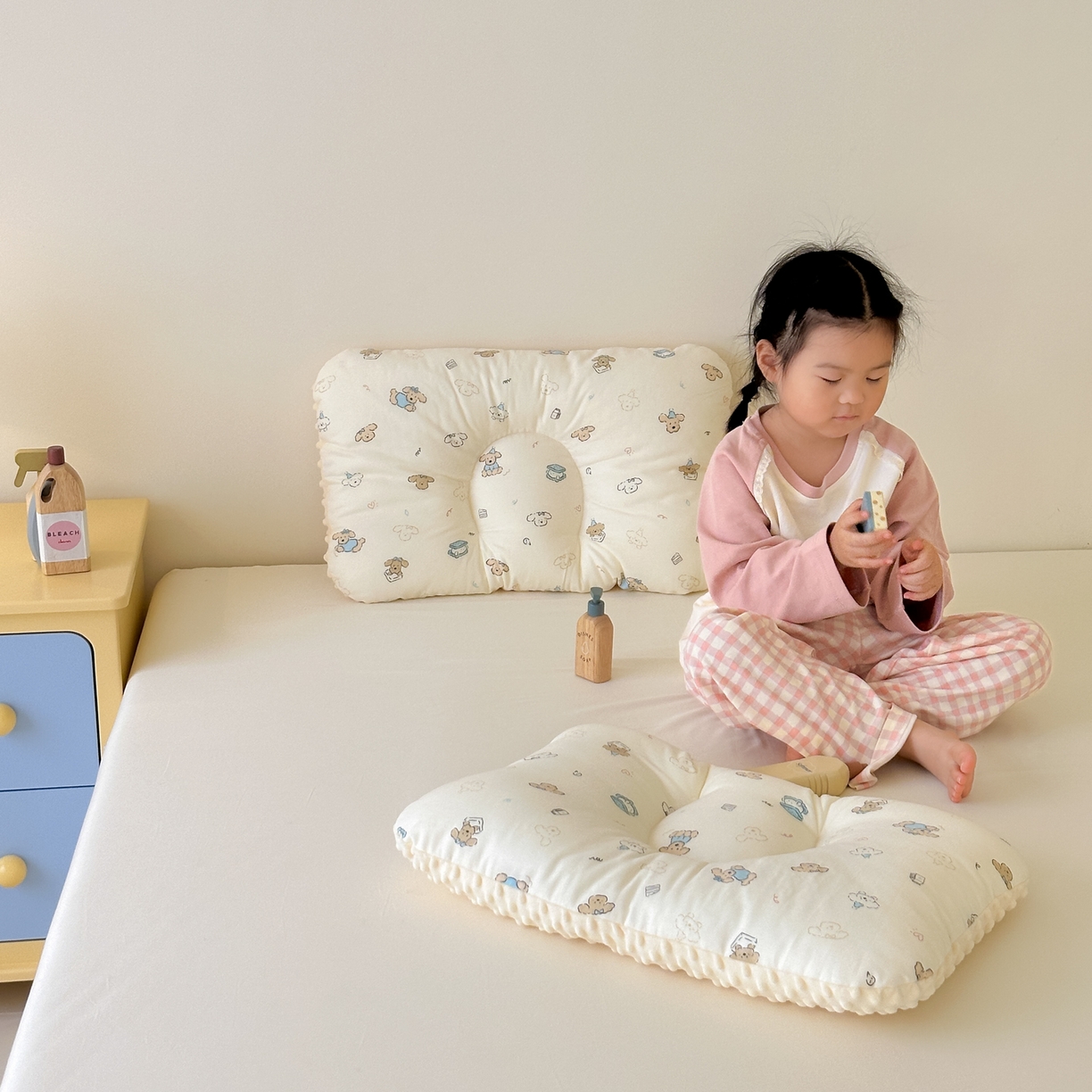 91家纺网 家纺一手货源 找家纺 北鸣有鱼枕芯馆 2025新款漫画家系列全棉双层纱豆豆枕枕头枕芯 帕尼汪-40x60cm