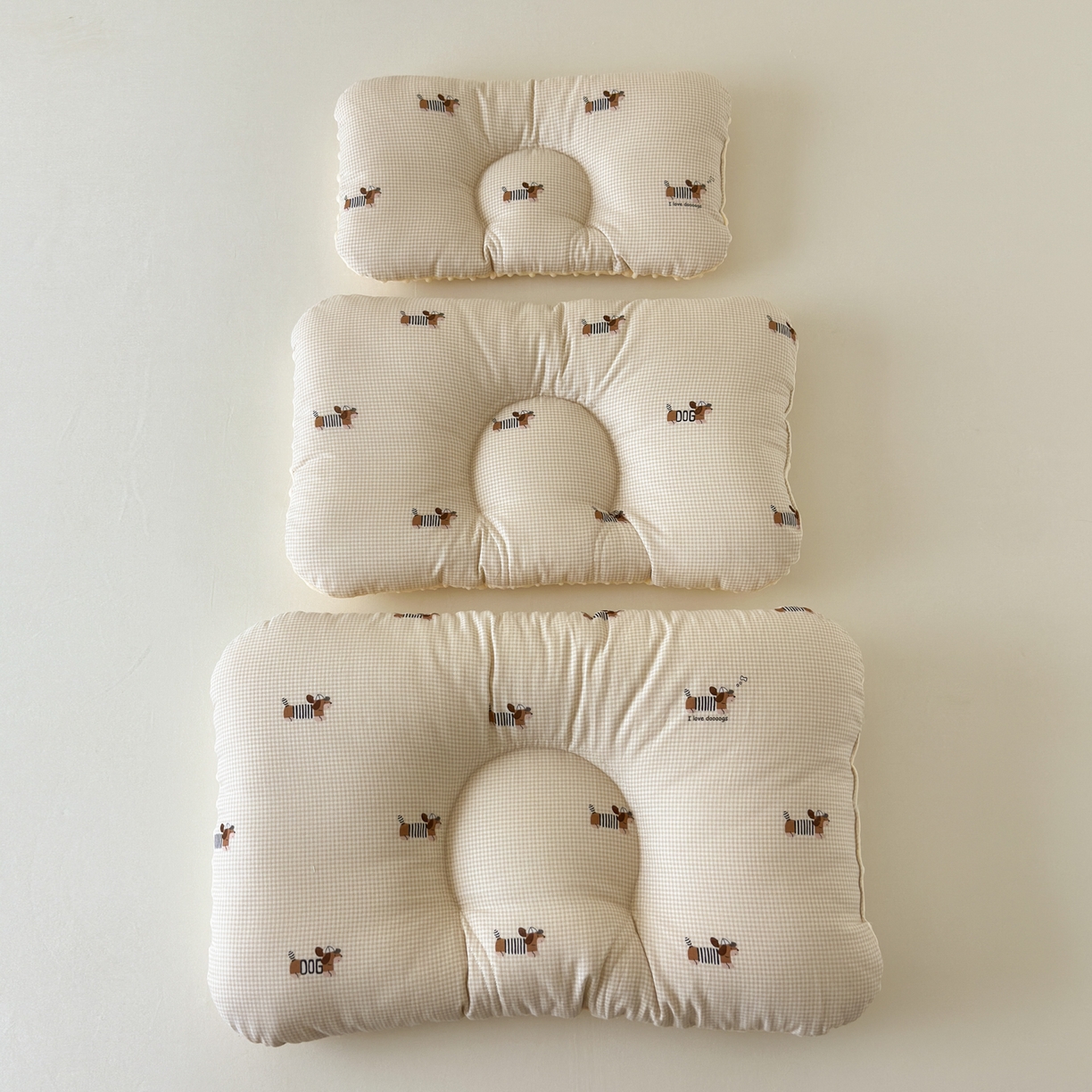 91家纺网 家纺一手货源 找家纺 北鸣有鱼枕芯馆 2025新款漫画家系列全棉双层纱豆豆枕枕头枕芯 腊肠小狗-40x60cm