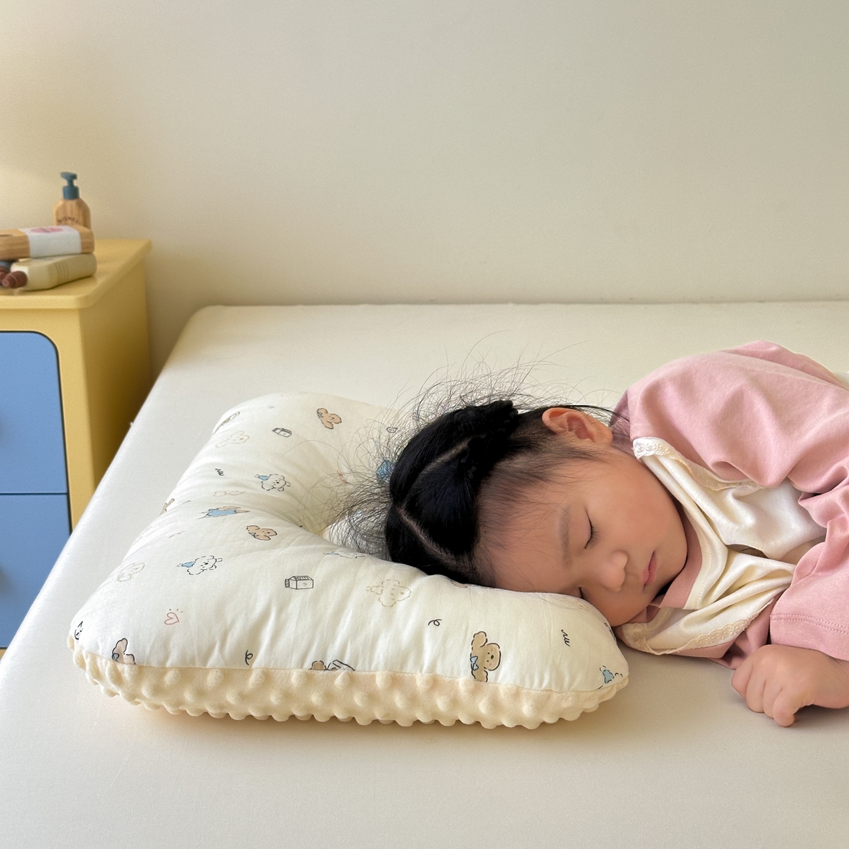 91家纺网 家纺一手货源 找家纺 北鸣有鱼枕芯馆 2025新款漫画家系列全棉双层纱豆豆枕枕头枕芯 帕尼汪-40x60cm