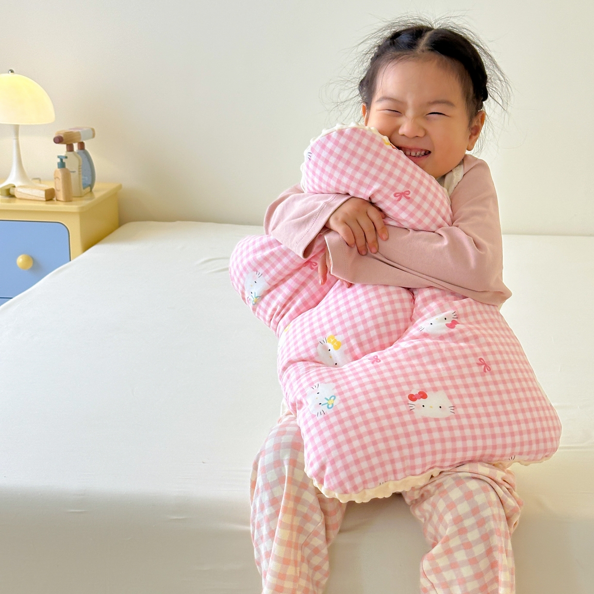 91家纺网 家纺一手货源 找家纺 （总）北鸣有鱼枕芯馆 2025新款漫画家系列全棉双层纱豆豆枕枕头枕芯