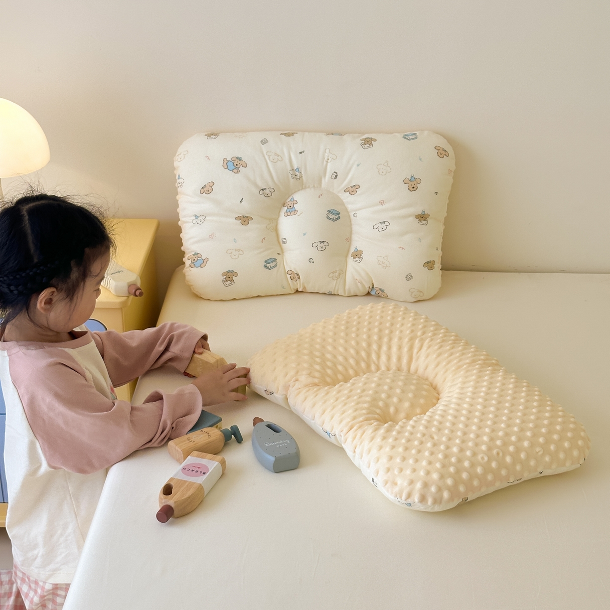 91家纺网 家纺一手货源 找家纺 北鸣有鱼枕芯馆 2025新款漫画家系列全棉双层纱豆豆枕枕头枕芯 帕尼汪-30x50cm