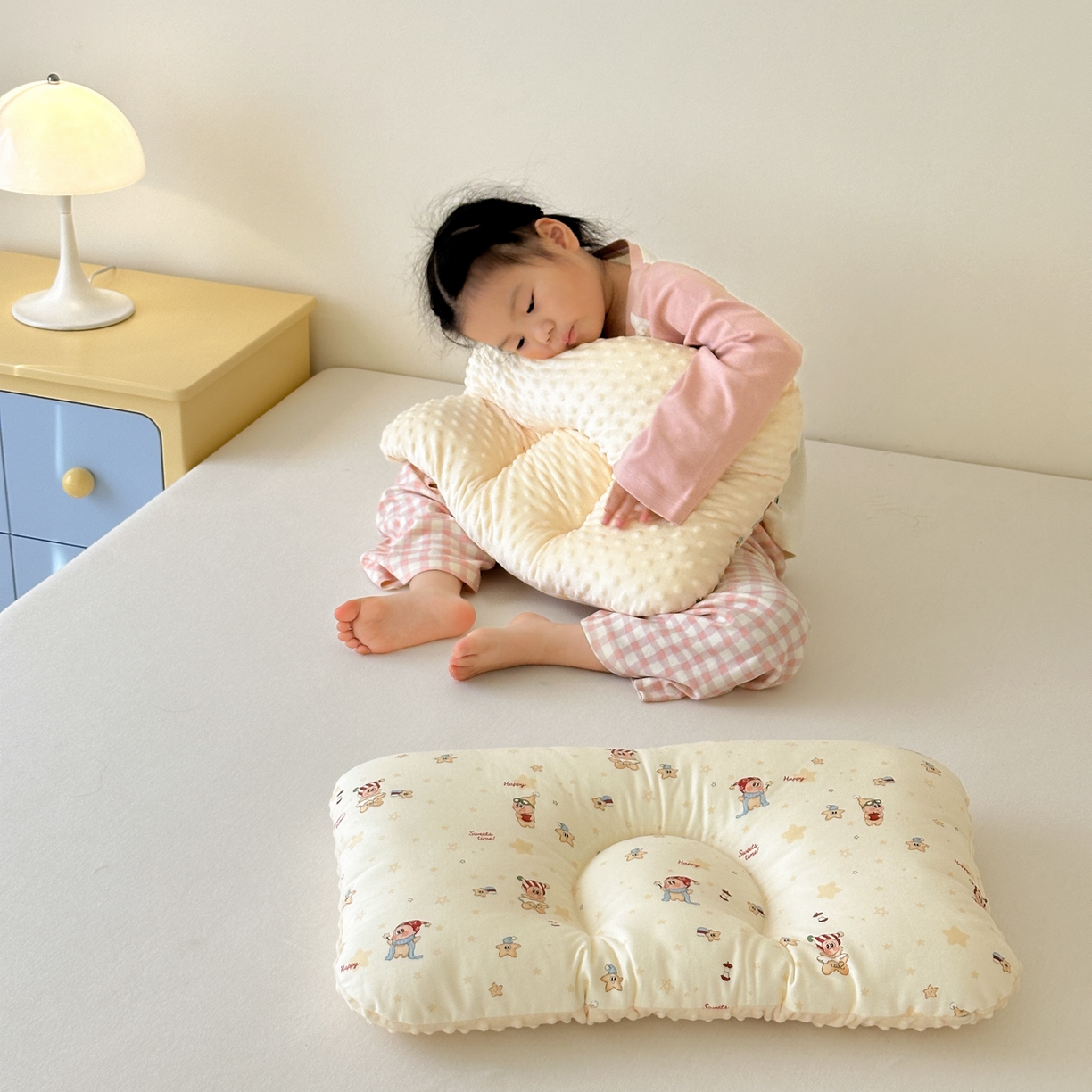 91家纺网 家纺一手货源 找家纺 北鸣有鱼枕芯馆 2025新款漫画家系列全棉双层纱豆豆枕枕头枕芯 星星伙伴-45x70cm