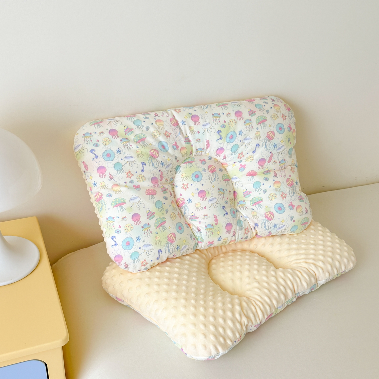 91家纺网 家纺一手货源 找家纺 北鸣有鱼枕芯馆 2025新款漫画家系列全棉双层纱豆豆枕枕头枕芯 水形物语-45x70cm