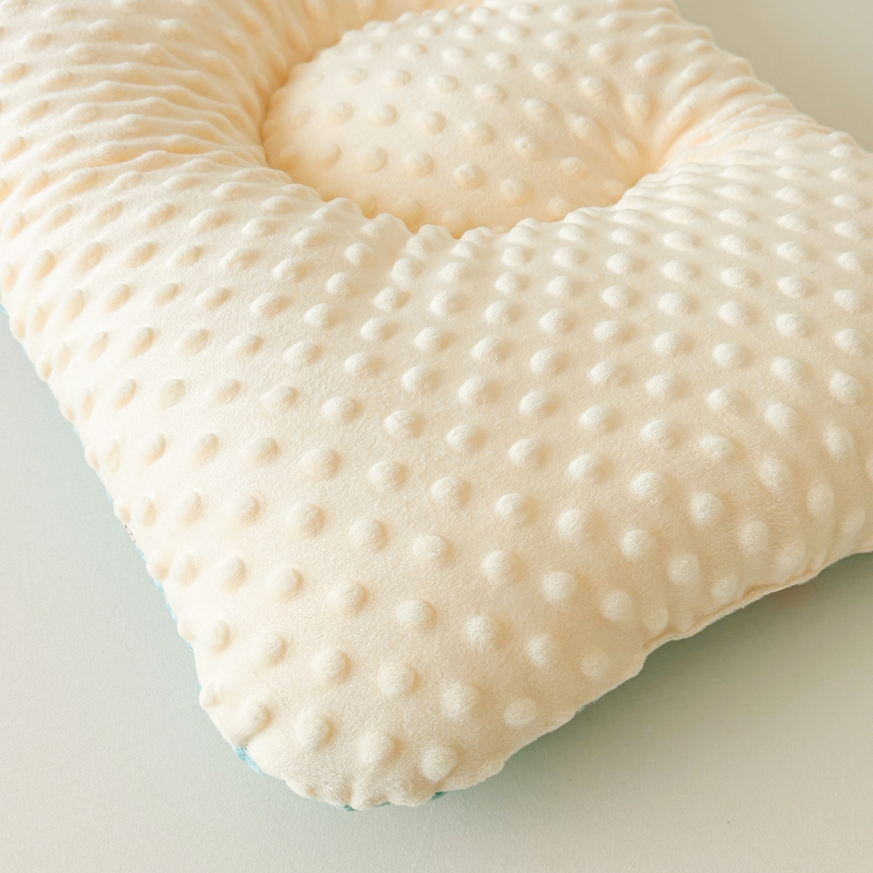 91家纺网 家纺一手货源 找家纺 北鸣有鱼枕芯馆 2025新款漫画家系列全棉双层纱豆豆枕枕头枕芯 原田日志-45x70cm