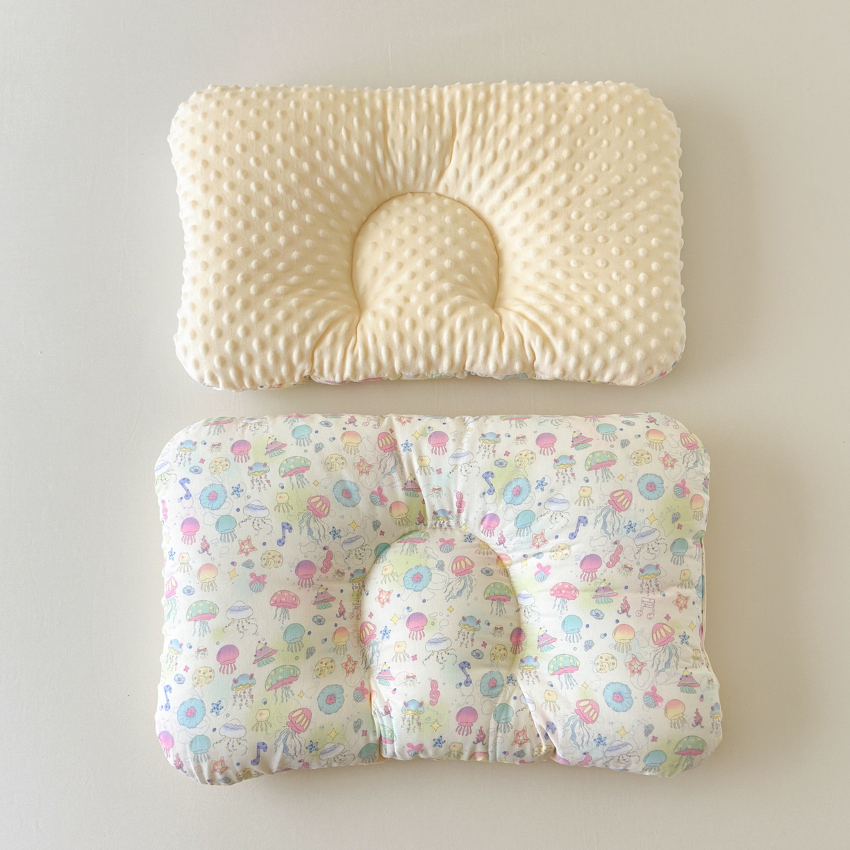 91家纺网 家纺一手货源 找家纺 北鸣有鱼枕芯馆 2025新款漫画家系列全棉双层纱豆豆枕枕头枕芯 水形物语-45x70cm