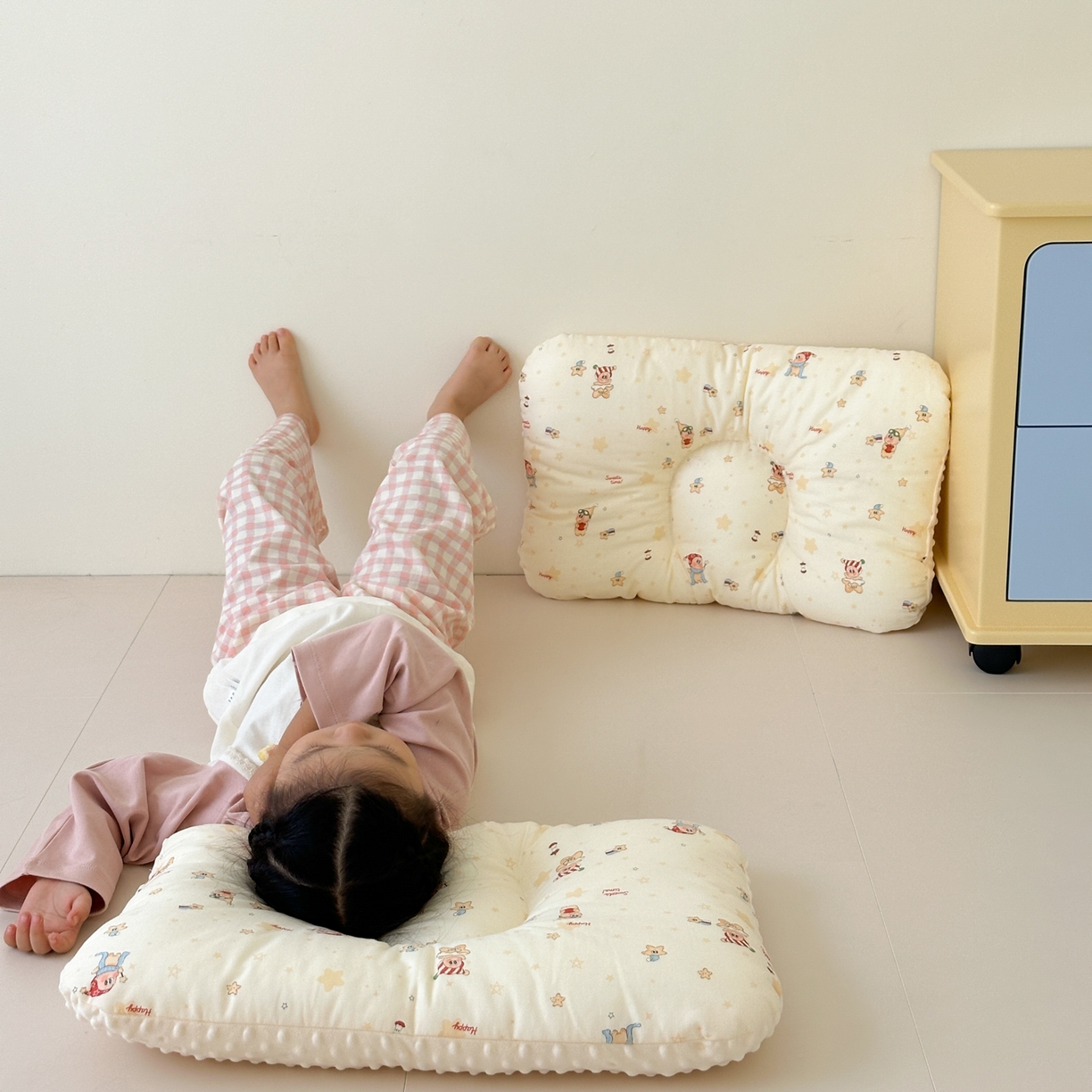 91家纺网 家纺一手货源 找家纺 北鸣有鱼枕芯馆 2025新款漫画家系列全棉双层纱豆豆枕枕头枕芯 星星伙伴-45x70cm