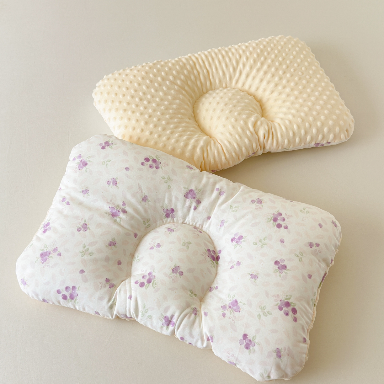 91家纺网 家纺一手货源 找家纺 北鸣有鱼枕芯馆 2025新款漫画家系列全棉双层纱豆豆枕枕头枕芯 紫葡萄-40x60cm