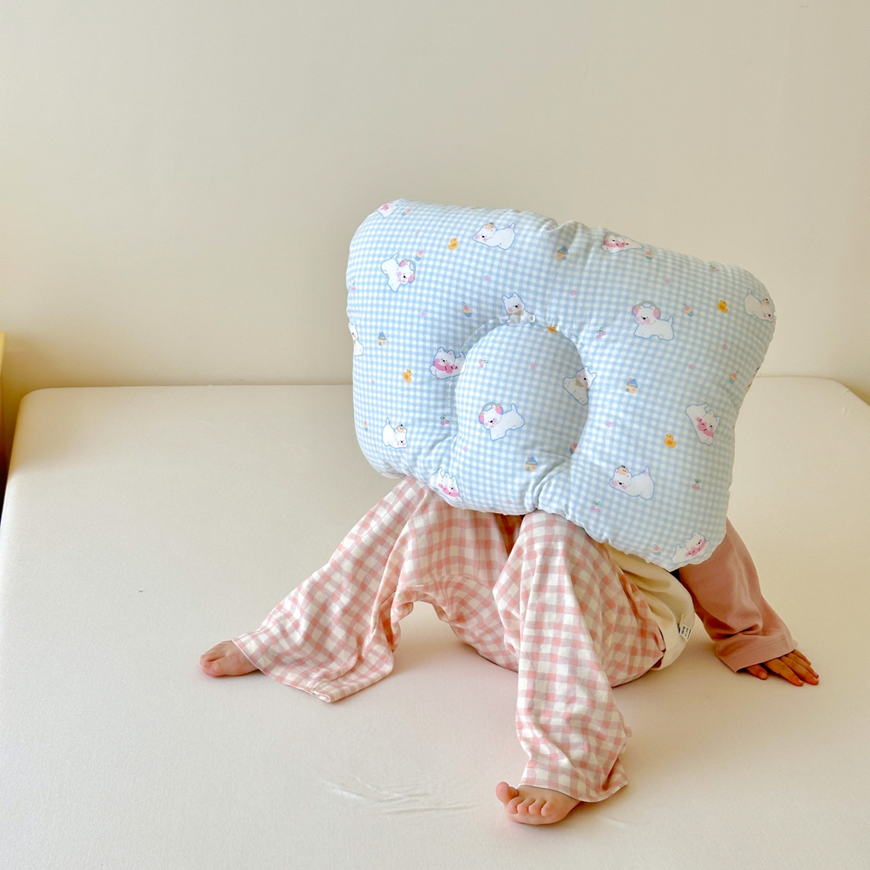 91家纺网 家纺一手货源 找家纺 北鸣有鱼枕芯馆 2025新款漫画家系列全棉双层纱豆豆枕枕头枕芯 西高地-45x70cm