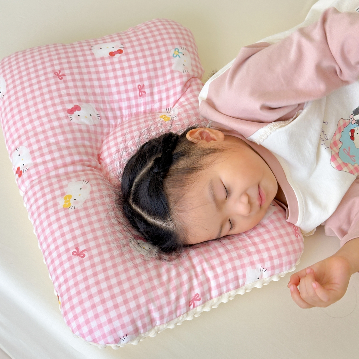 91家纺网 家纺一手货源 找家纺 北鸣有鱼枕芯馆 2025新款漫画家系列全棉双层纱豆豆枕枕头枕芯 小猫日记-30x50cm