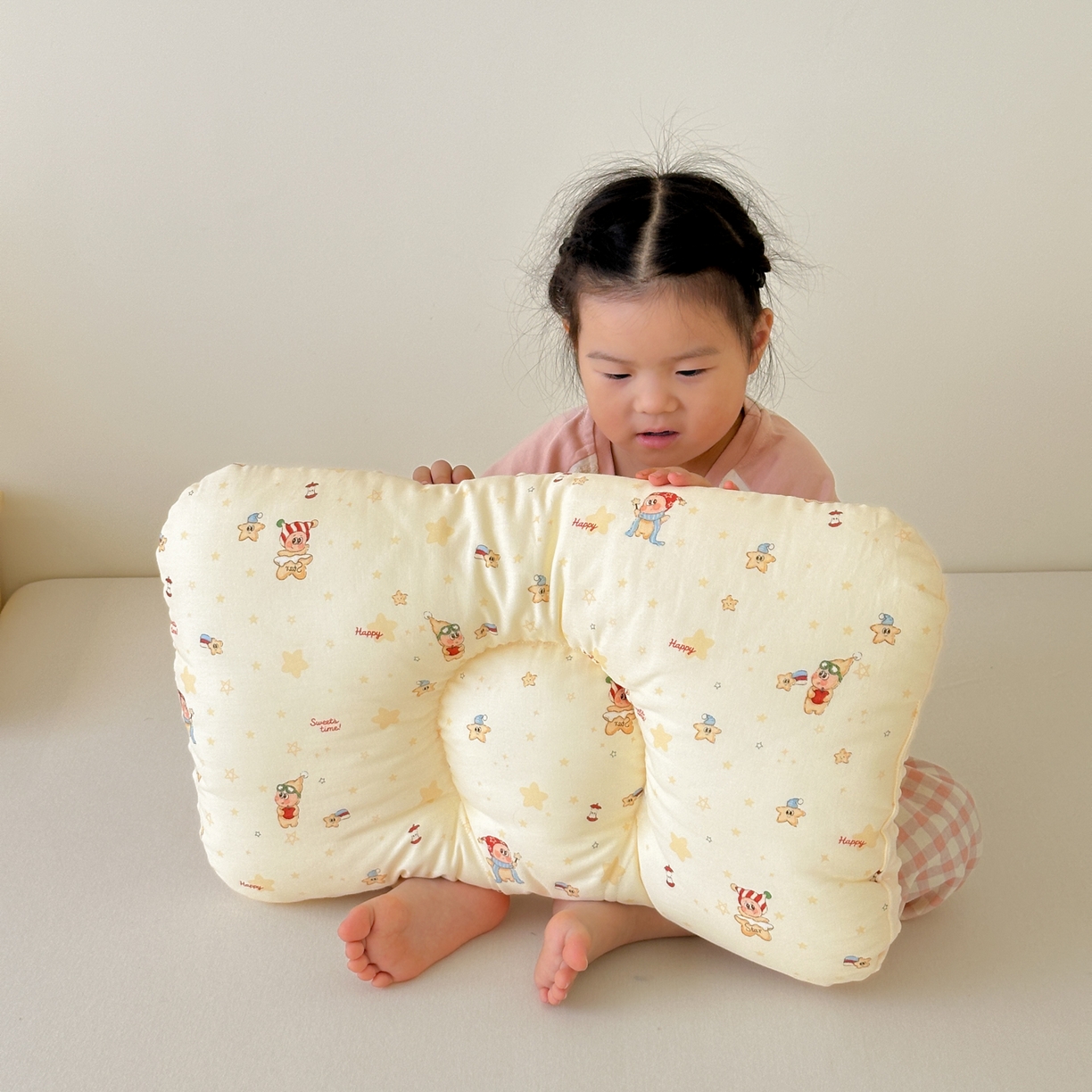 91家纺网 家纺一手货源 找家纺 北鸣有鱼枕芯馆 2025新款漫画家系列全棉双层纱豆豆枕枕头枕芯 星星伙伴-30x50cm