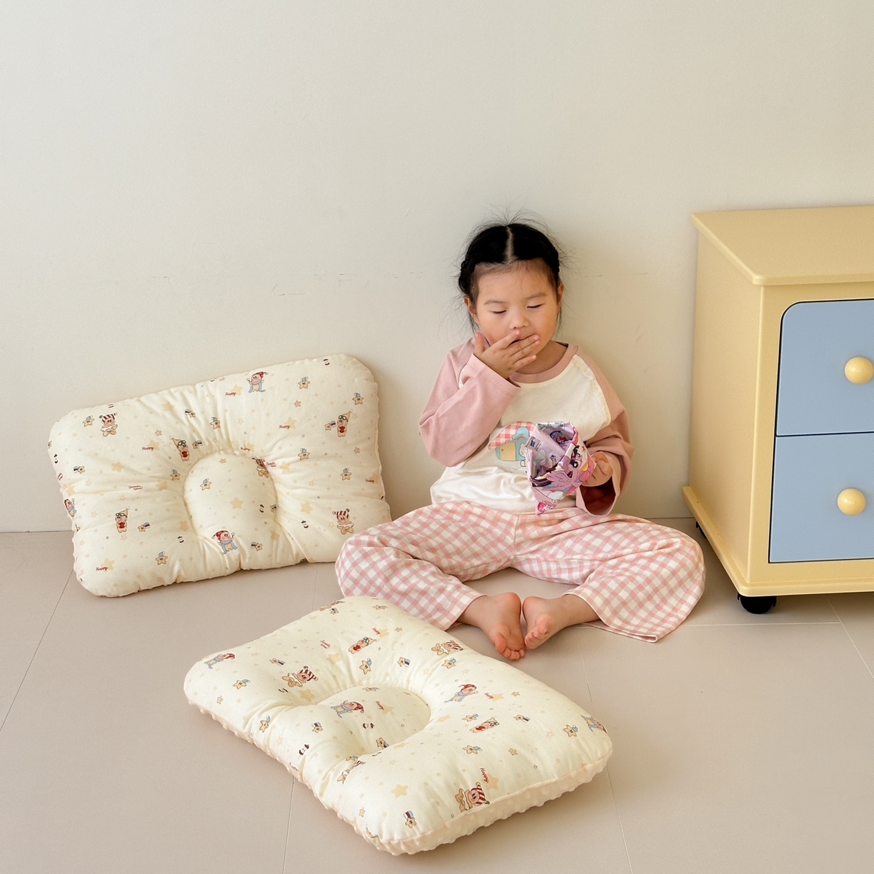 91家纺网 家纺一手货源 找家纺 北鸣有鱼枕芯馆 2025新款漫画家系列全棉双层纱豆豆枕枕头枕芯 星星伙伴-40x60cm