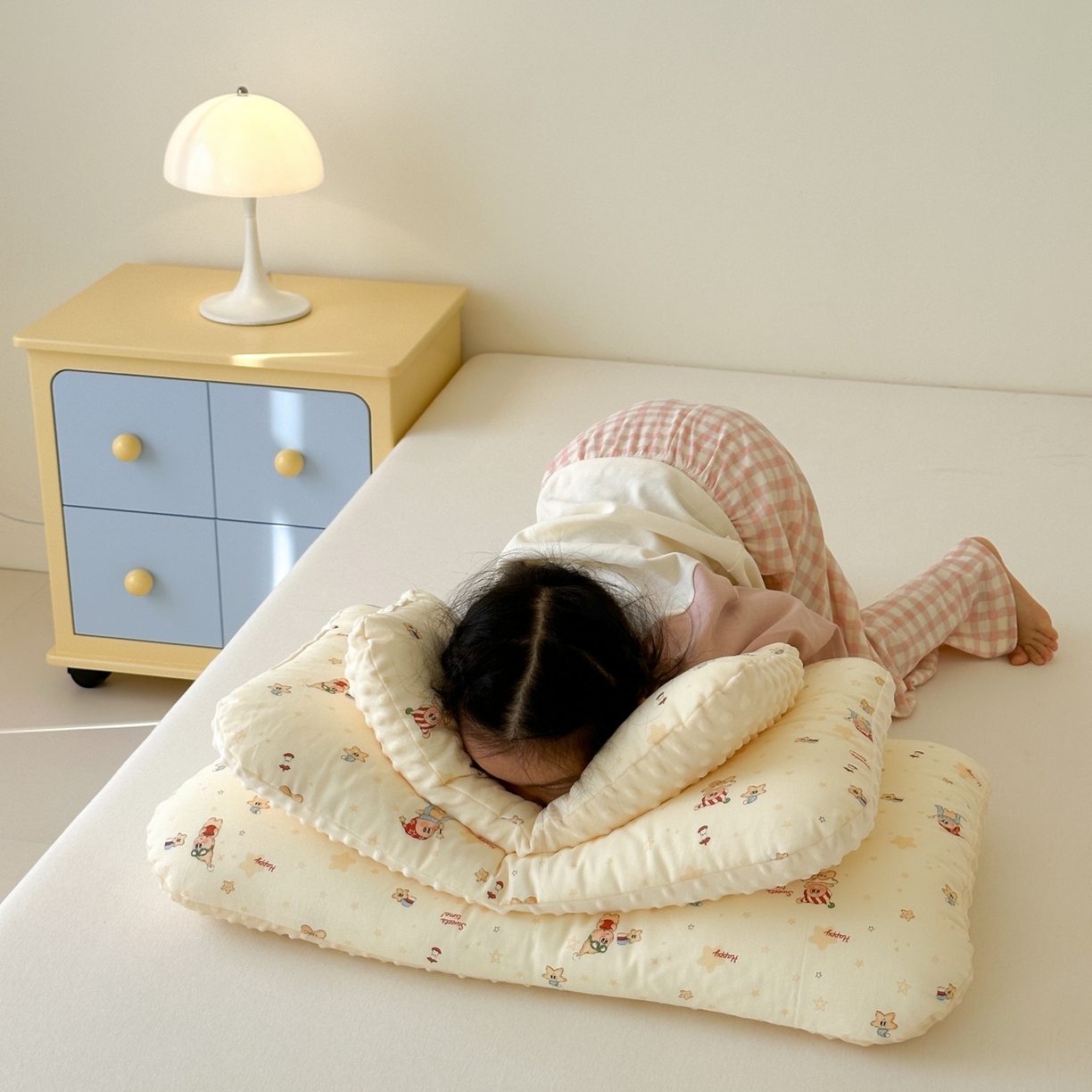 91家纺网 家纺一手货源 找家纺 北鸣有鱼枕芯馆 2025新款漫画家系列全棉双层纱豆豆枕枕头枕芯 星星伙伴-30x50cm