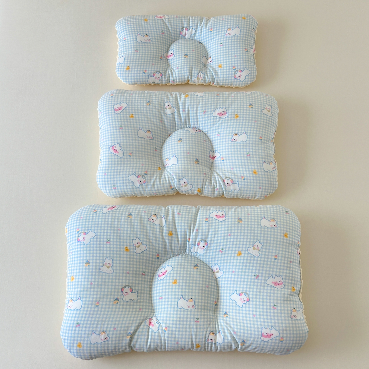 91家纺网 家纺一手货源 找家纺 北鸣有鱼枕芯馆 2025新款漫画家系列全棉双层纱豆豆枕枕头枕芯 西高地-45x70cm