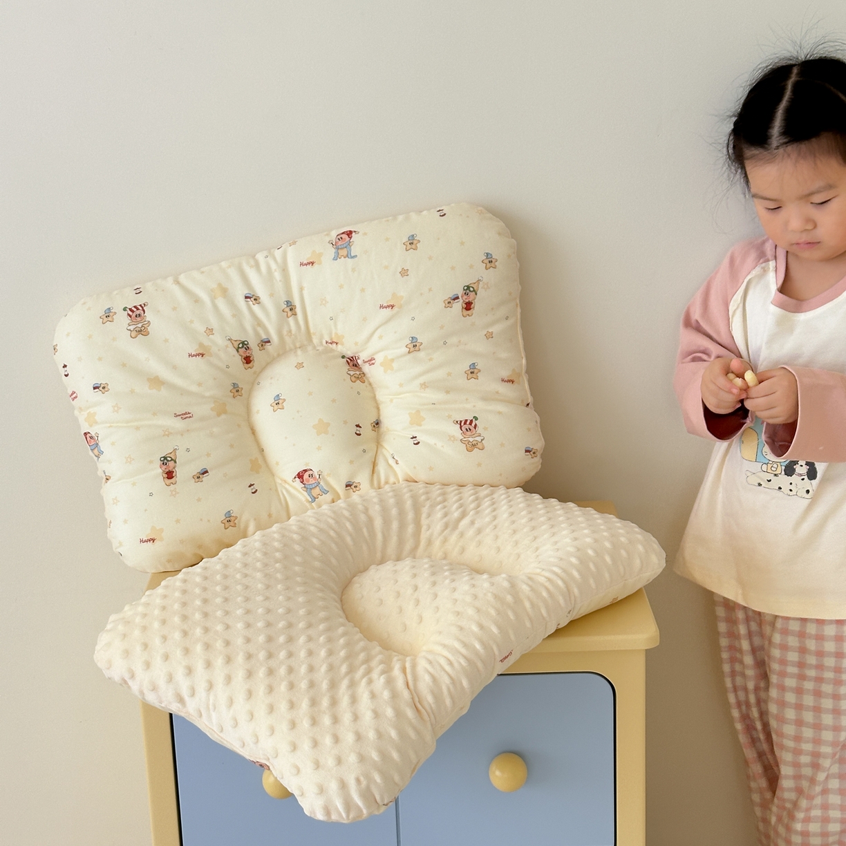 91家纺网 家纺一手货源 找家纺 北鸣有鱼枕芯馆 2025新款漫画家系列全棉双层纱豆豆枕枕头枕芯 星星伙伴-40x60cm