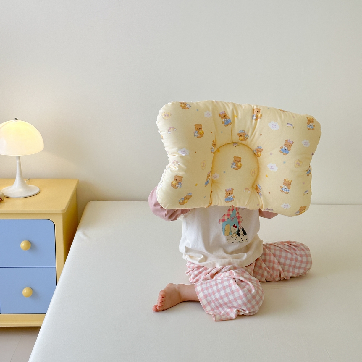 91家纺网 家纺一手货源 找家纺 北鸣有鱼枕芯馆 2025新款漫画家系列全棉双层纱豆豆枕枕头枕芯 面包熊-40x60cm