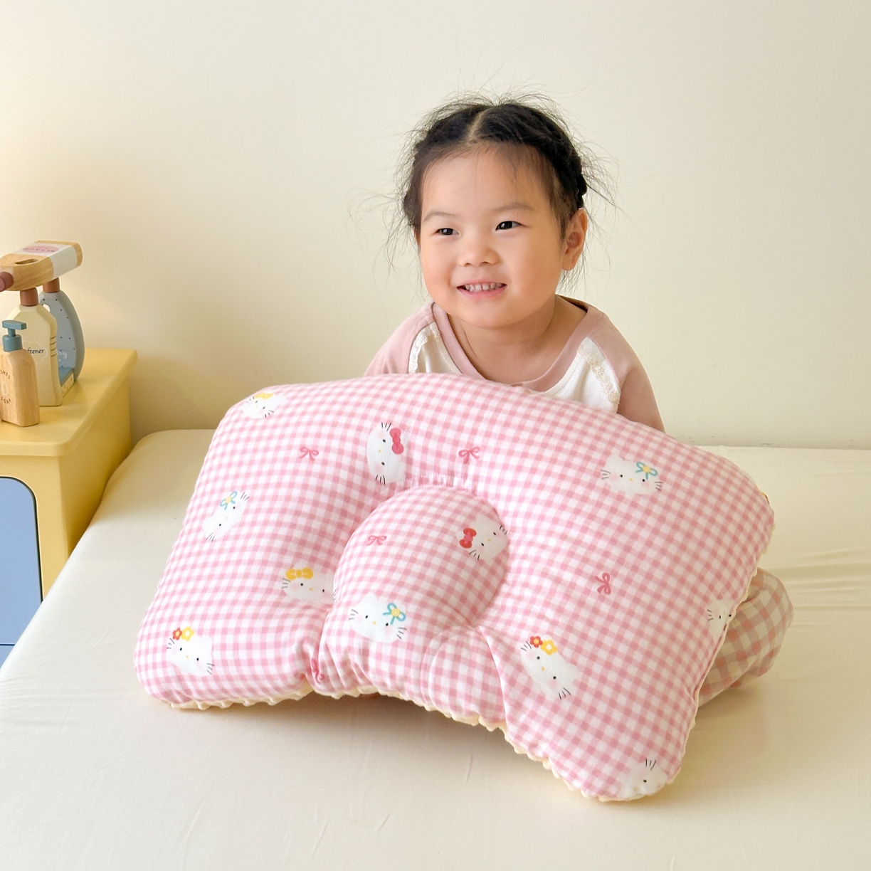 91家纺网 家纺一手货源 找家纺 北鸣有鱼枕芯馆 2025新款漫画家系列全棉双层纱豆豆枕枕头枕芯 小猫日记-40x60cm