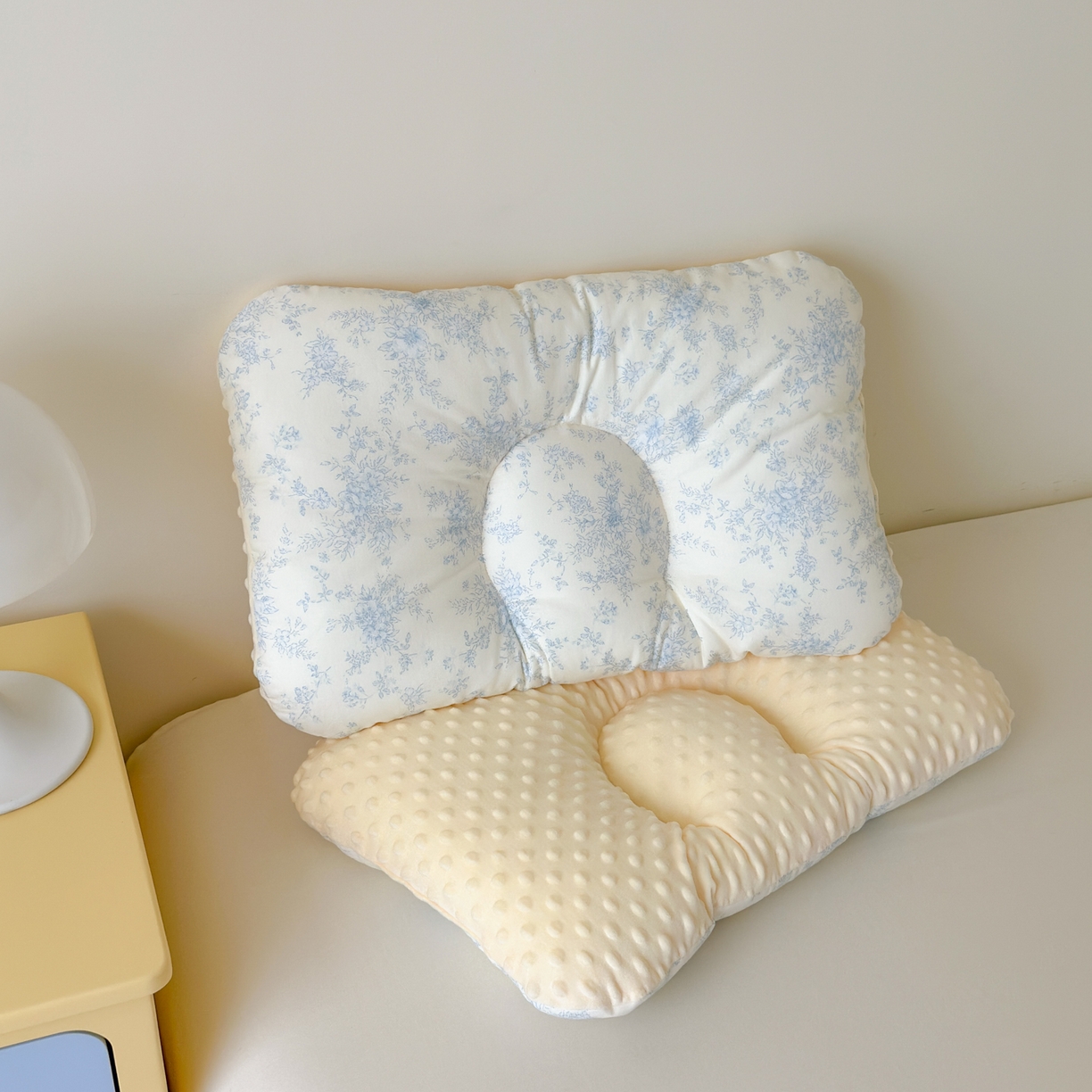 91家纺网 家纺一手货源 找家纺 北鸣有鱼枕芯馆 2025新款漫画家系列全棉双层纱豆豆枕枕头枕芯 别梦蓝-45x70cm