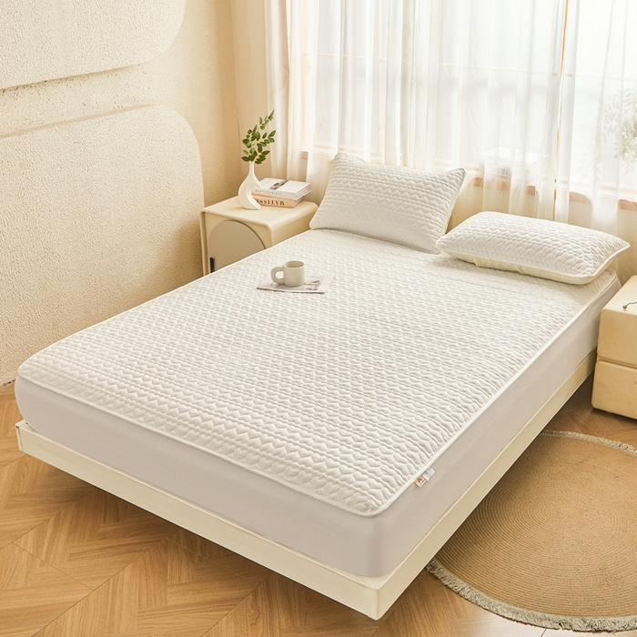 91家纺网 家纺一手货源 找家纺 邵依家纺 2025新款A类大豆夹棉爱心款原棉防水床笠 爱心本白