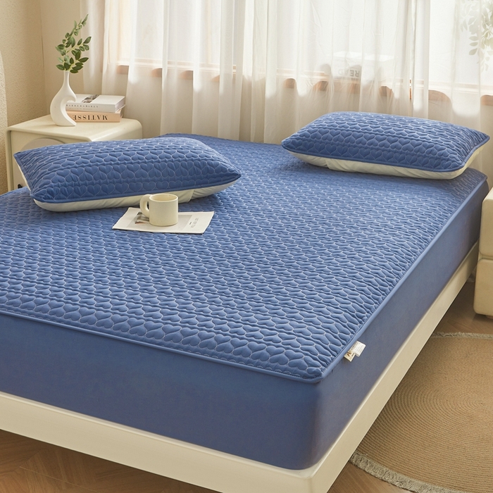 91家纺网 家纺一手货源 找家纺 邵依家纺 2025新款A类大豆夹棉爱心款原棉防水床笠 爱心黛蓝