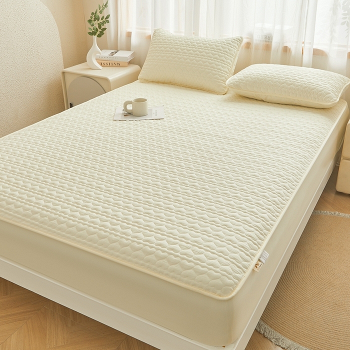 91家纺网 家纺一手货源 找家纺 邵依家纺 2025新款A类大豆夹棉爱心款原棉防水床笠 爱心米黄