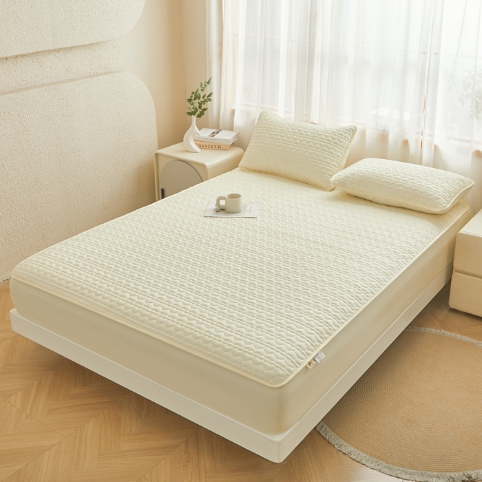 91家纺网 家纺一手货源 找家纺 邵依家纺 2025新款A类大豆夹棉爱心款原棉防水床笠 爱心米黄