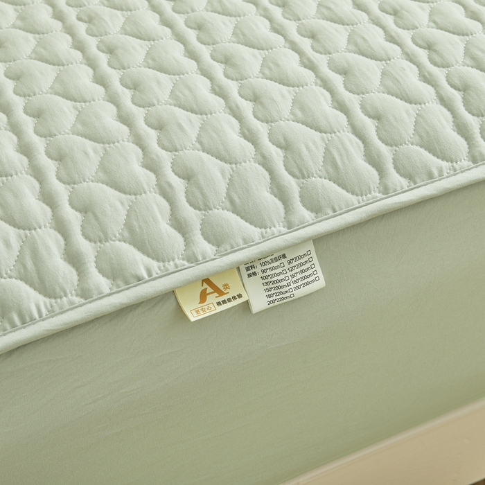 91家纺网 家纺一手货源 找家纺 邵依家纺 2025新款A类大豆夹棉爱心款原棉防水床笠 爱心豆绿