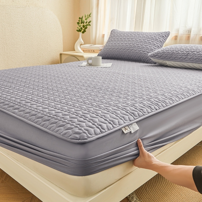 91家纺网 家纺一手货源 找家纺 邵依家纺 2025新款A类大豆夹棉爱心款原棉防水床笠 爱心深灰