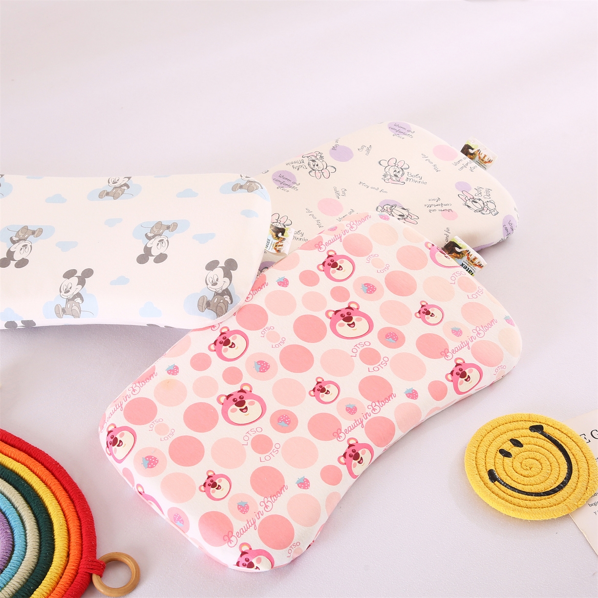 91家纺网 家纺一手货源 找家纺 芯丝路枕业 2025新款全棉针织乳胶儿童枕芯 粉红豹