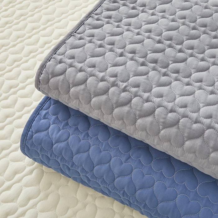 91家纺网 家纺一手货源 找家纺 邵依家纺 2025新款A类大豆夹棉爱心款原棉防水床笠 组合图