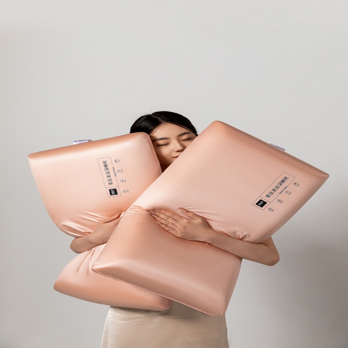 91家纺网 家纺一手货源 找家纺 （总）七夜居 2025酒店0压美 容慢回弹记忆枕芯枕头面包枕零压力学生成人枕芯护颈按摩记忆棉枕头