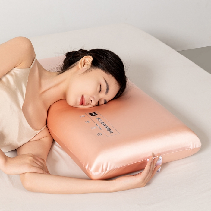 91家纺网 家纺一手货源 找家纺 七夜居 2025酒店0压美 容慢回弹记忆枕芯枕头面包枕零压力学生成人枕芯护颈按摩记忆棉枕头 豆沙玉