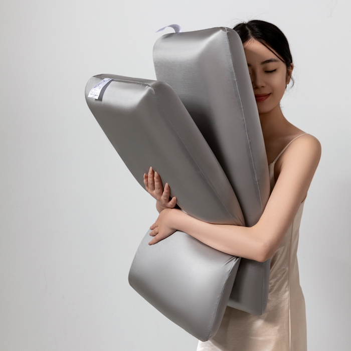 91家纺网 家纺一手货源 找家纺 七夜居 2025酒店0压美 容慢回弹记忆枕芯枕头面包枕零压力学生成人枕芯护颈按摩记忆棉枕头 高级灰