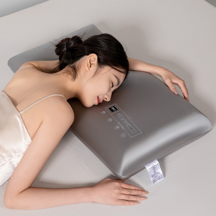 91家纺网 家纺一手货源 找家纺 七夜居 2025酒店0压美 容慢回弹记忆枕芯枕头面包枕零压力学生成人枕芯护颈按摩记忆棉枕头 高级灰