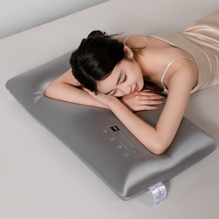 91家纺网 家纺一手货源 找家纺 七夜居 2025酒店0压美 容慢回弹记忆枕芯枕头面包枕零压力学生成人枕芯护颈按摩记忆棉枕头 高级灰