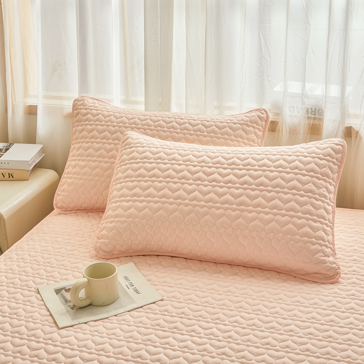 邵依家纺 2025新款纯色爱心防水枕套 爱心浅粉