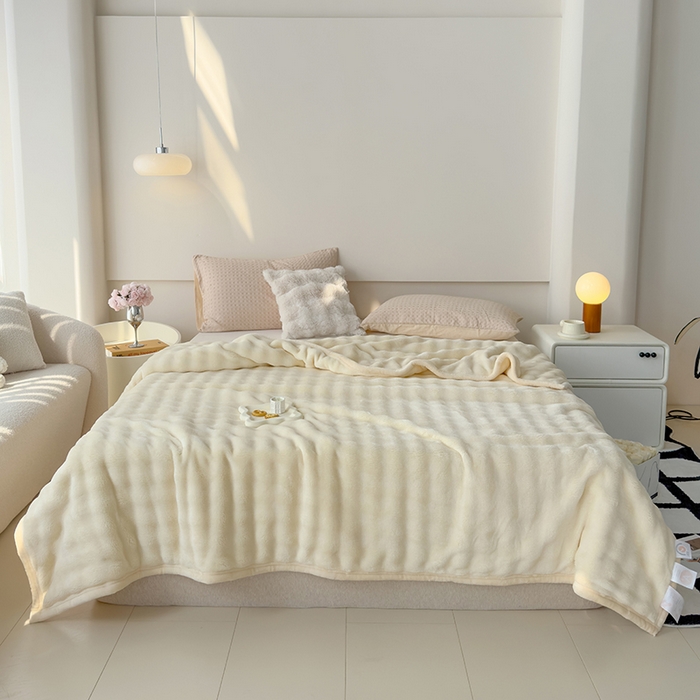 91家纺网 家纺一手货源 找家纺 （总）蓝冰家纺 2025新款托卡斯A类母婴级兔兔绒大泡泡安抚四季毯