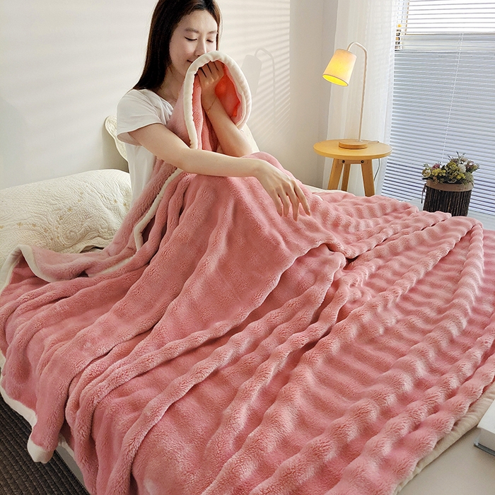 91家纺网 家纺一手货源 找家纺 （总）蓝冰家纺 2025新款托卡斯A类母婴级兔兔绒大泡泡安抚四季毯