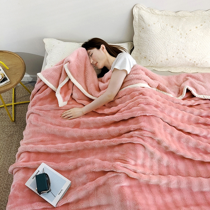 91家纺网 家纺一手货源 找家纺 蓝冰家纺 2025新款托卡斯A类母婴级兔兔绒大泡泡安抚四季毯 粉色