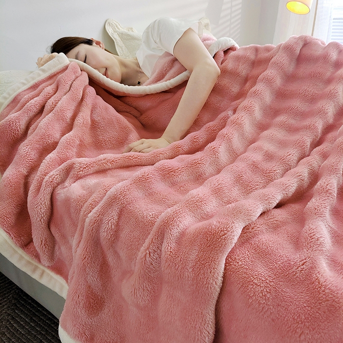 91家纺网 家纺一手货源 找家纺 蓝冰家纺 2025新款托卡斯A类母婴级兔兔绒大泡泡安抚四季毯 粉色