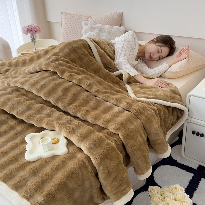 91家纺网 家纺一手货源 找家纺 蓝冰家纺 2025新款托卡斯A类母婴级兔兔绒大泡泡安抚四季毯 咖啡色