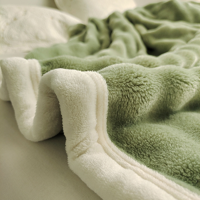 91家纺网 家纺一手货源 找家纺 蓝冰家纺 2025新款托卡斯A类母婴级兔兔绒大泡泡安抚四季毯 抹茶绿