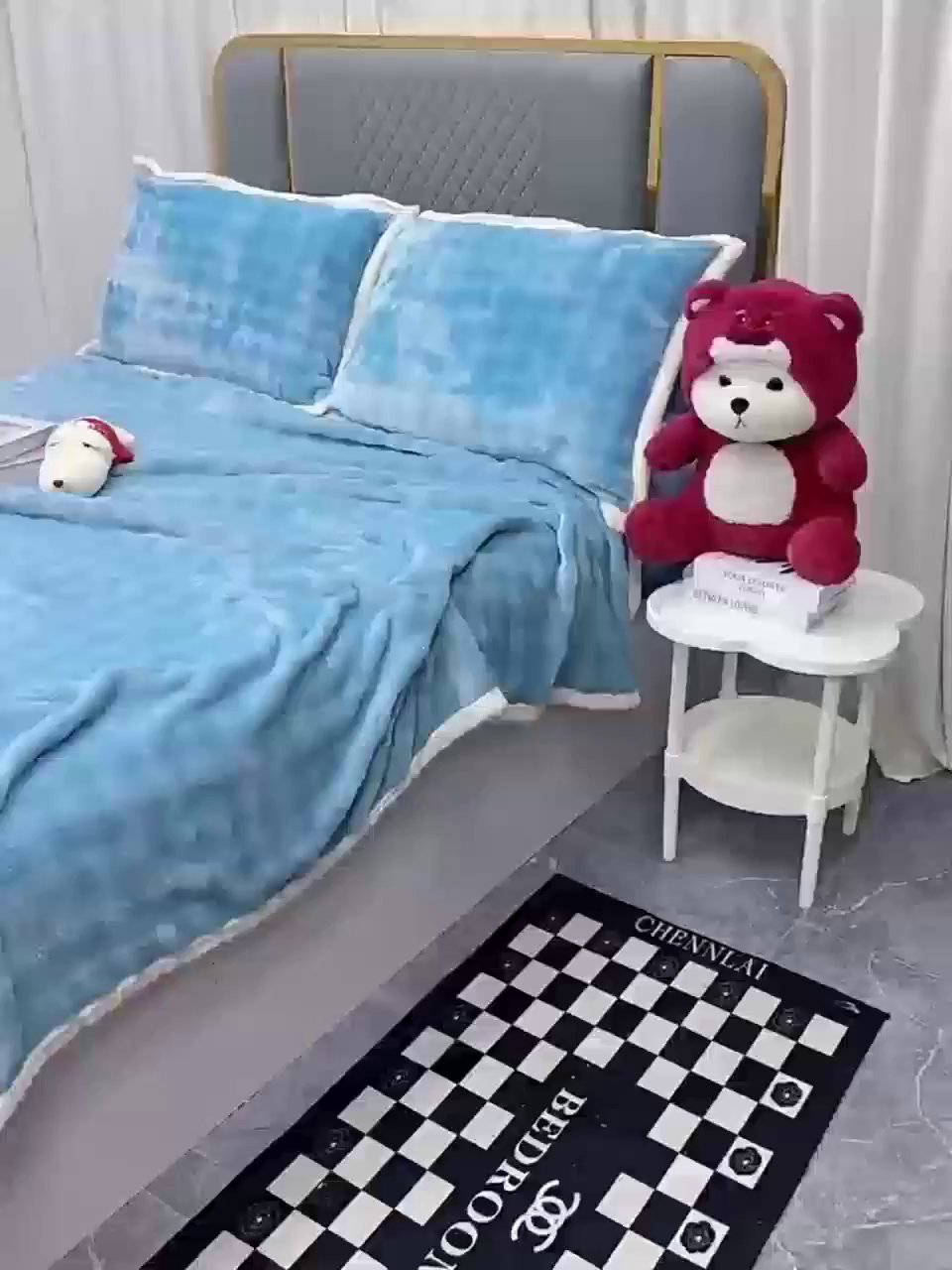 91家纺网 家纺一手货源 找家纺 蓝冰家纺 2025新款托卡斯A类母婴级兔兔绒大泡泡安抚四季毯 浅蓝